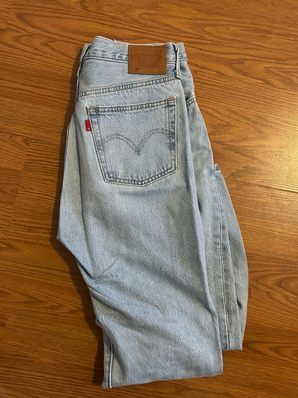 Levi's Light Wash 501’s Jeans - Picture 2 of 6